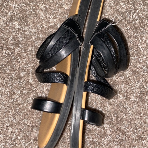Kenneth Cole Sandal - Picture 3 of 4